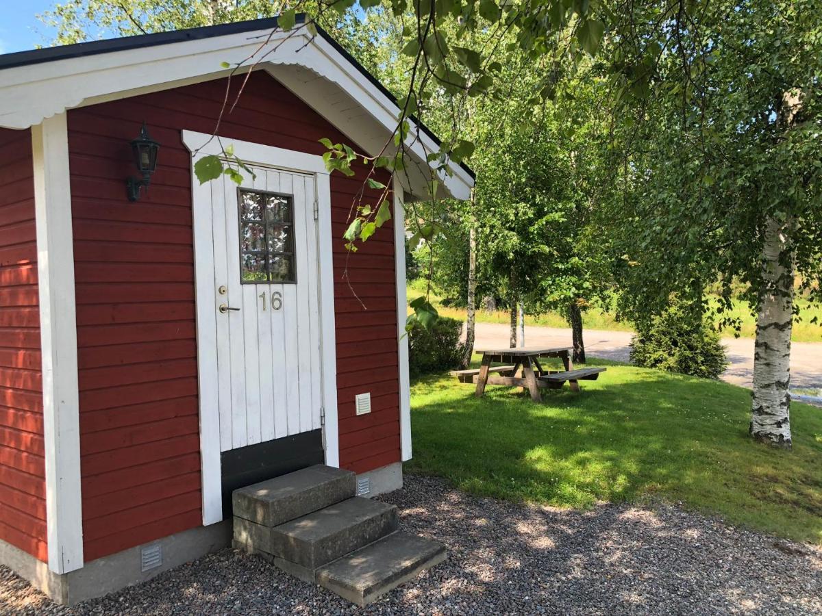 Гостевой дом Turistgarden Toecksfors Экстерьер фото